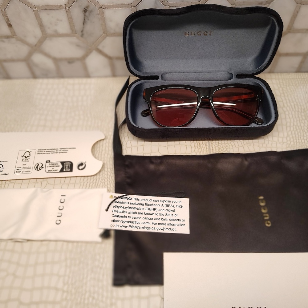 New Gucci GG0980S Sunglasses in a hard to fine Blackish Brown Tortoise Shell…
